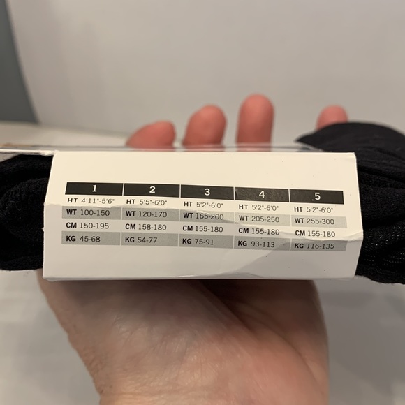 HUE Opaque Tights, Size 3 - Picture 4 of 6